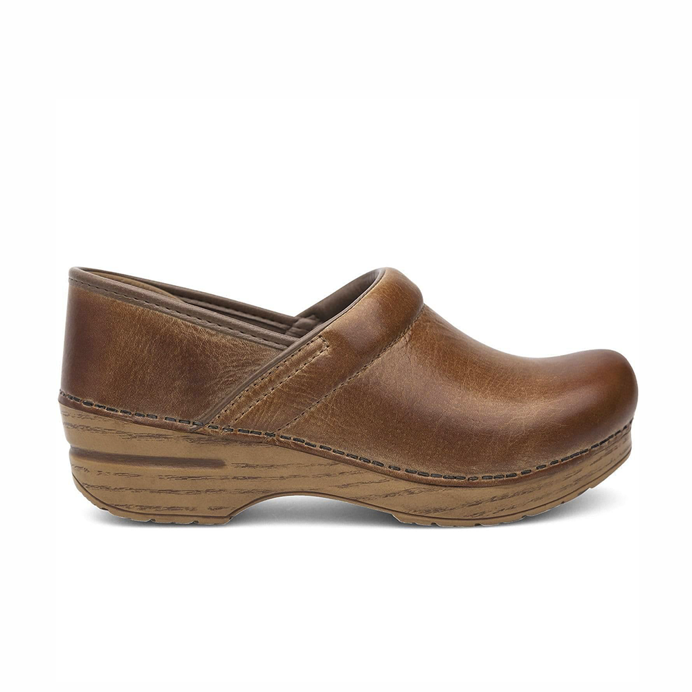 Dansko wide best sale width clogs